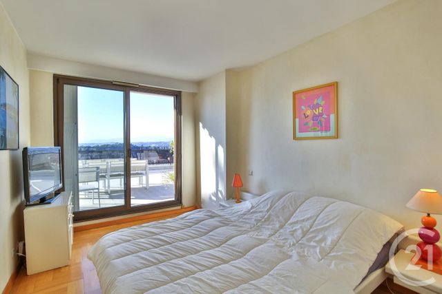 Afficher la photo en grand Appartement F4 à louer - 4 pièces - 200.12 m2 - NICE - 06 - PROVENCE-ALPES-COTE-D-AZUR - Century 21 Lafage Transactions