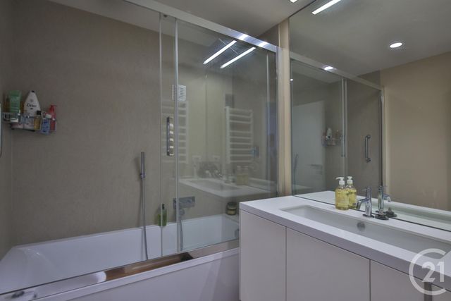 Appartement F4 à vendre - 4 pièces - 95.23 m2 - NICE - 06 - PROVENCE-ALPES-COTE-D-AZUR - Century 21 Lafage Transactions Appartement F4 à vendre - 4 pièces - 95.23 m2 - NICE - 06 - PROVENCE-ALPES-COTE-D-AZUR - Century 21 Lafage Transactions