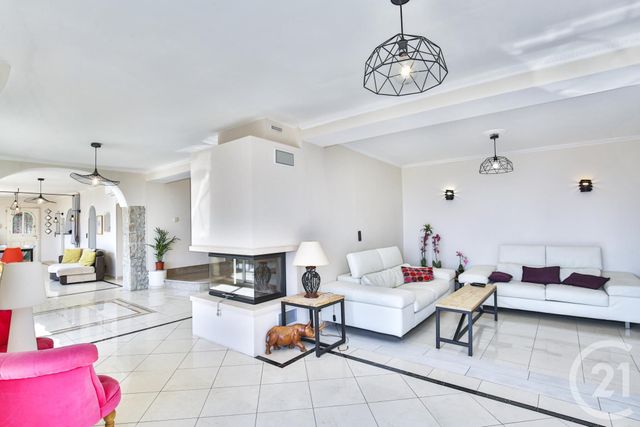 Afficher la photo en grand maison à vendre - 7 pièces - 225.0 m2 - VILLEFRANCHE SUR MER - 06 - PROVENCE-ALPES-COTE-D-AZUR - Century 21 Lafage Transactions