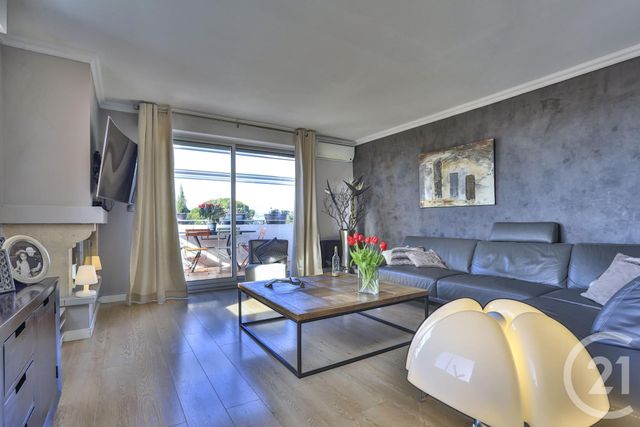 Afficher la photo en grand Appartement F3 à vendre - 3 pièces - 82.0 m2 - NICE - 06 - PROVENCE-ALPES-COTE-D-AZUR - Century 21 Lafage Transactions