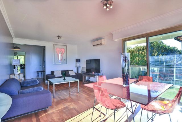 Appartement F4 à vendre - 4 pièces - 97.0 m2 - NICE - 06 - PROVENCE-ALPES-COTE-D-AZUR - Century 21 Lafage Transactions Appartement F4 à vendre - 4 pièces - 97.0 m2 - NICE - 06 - PROVENCE-ALPES-COTE-D-AZUR - Century 21 Lafage Transactions