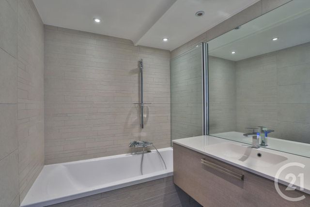 Appartement F4 à vendre - 4 pièces - 97.0 m2 - NICE - 06 - PROVENCE-ALPES-COTE-D-AZUR - Century 21 Lafage Transactions Appartement F4 à vendre - 4 pièces - 97.0 m2 - NICE - 06 - PROVENCE-ALPES-COTE-D-AZUR - Century 21 Lafage Transactions
