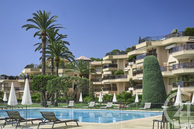 Afficher la photo en grand Appartement F4 à vendre - 4 pièces - 139.0 m2 - NICE - 06 - PROVENCE-ALPES-COTE-D-AZUR - Century 21 Lafage Transactions