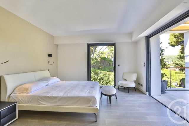 Afficher la photo en grand maison à vendre - 6 pièces - 300.0 m2 - ST JEAN CAP FERRAT - 06 - PROVENCE-ALPES-COTE-D-AZUR - Century 21 Lafage Transactions