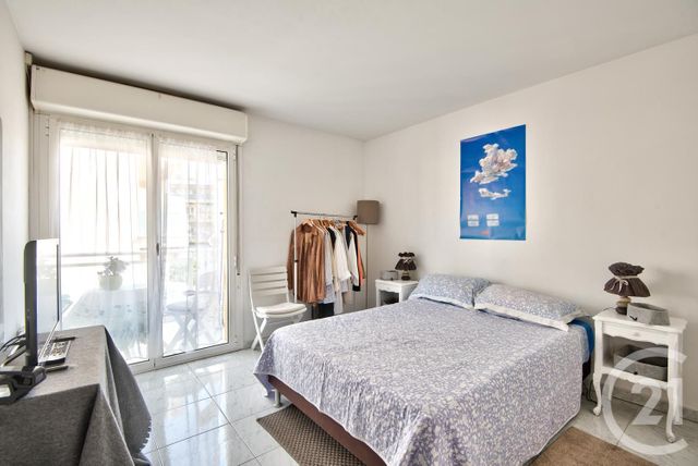Afficher la photo en grand Appartement F2 à vendre - 2 pièces - 38.0 m2 - NICE - 06 - PROVENCE-ALPES-COTE-D-AZUR - Century 21 Lafage Transactions