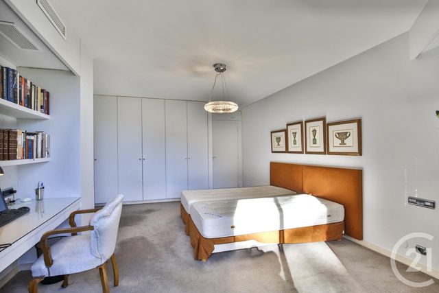 Afficher la photo en grand Appartement F4 à vendre - 4 pièces - 170.01 m2 - NICE - 06 - PROVENCE-ALPES-COTE-D-AZUR - Century 21 Lafage Transactions