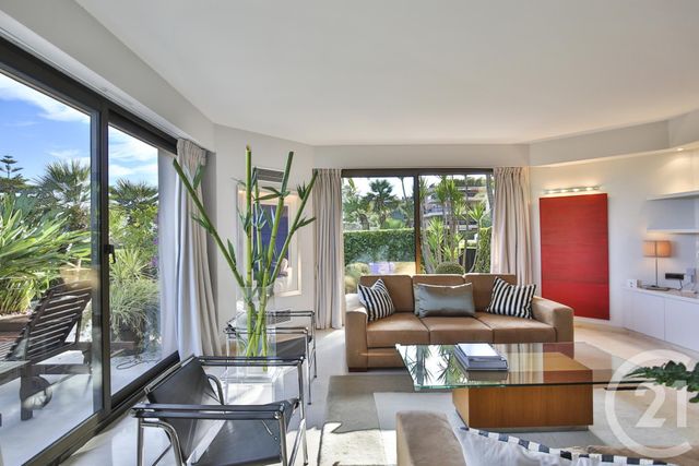 Afficher la photo en grand Appartement F4 à vendre - 4 pièces - 170.01 m2 - NICE - 06 - PROVENCE-ALPES-COTE-D-AZUR - Century 21 Lafage Transactions