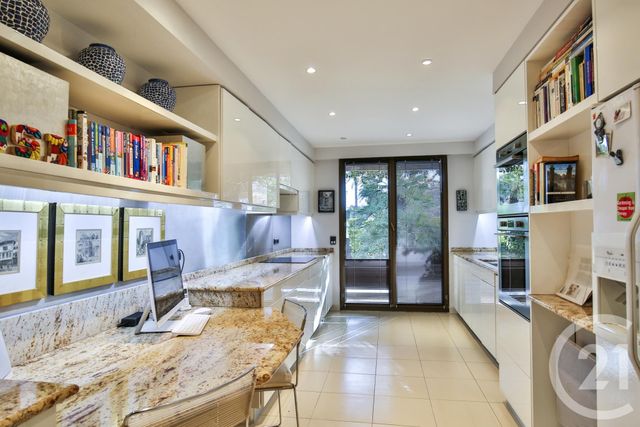Afficher la photo en grand Appartement F4 à vendre - 4 pièces - 170.01 m2 - NICE - 06 - PROVENCE-ALPES-COTE-D-AZUR - Century 21 Lafage Transactions