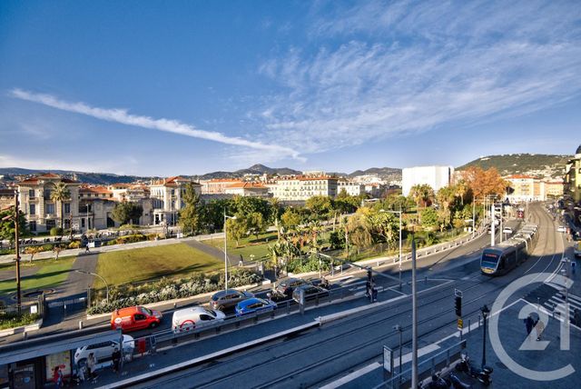 Afficher la photo en grand Appartement F4 à vendre - 4 pièces - 105.12 m2 - NICE - 06 - PROVENCE-ALPES-COTE-D-AZUR - Century 21 Lafage Transactions