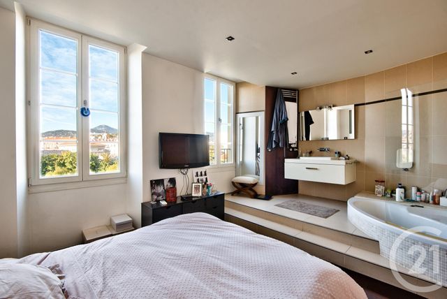 Afficher la photo en grand Appartement F4 à vendre - 4 pièces - 105.12 m2 - NICE - 06 - PROVENCE-ALPES-COTE-D-AZUR - Century 21 Lafage Transactions