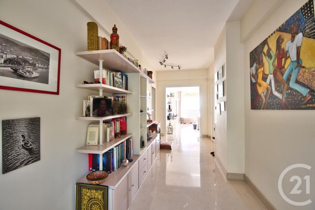 Afficher la photo en grand Appartement F8 à vendre - 5 pièces - 214.0 m2 - VILLEFRANCHE SUR MER - 06 - PROVENCE-ALPES-COTE-D-AZUR - Century 21 Lafage Transactions
