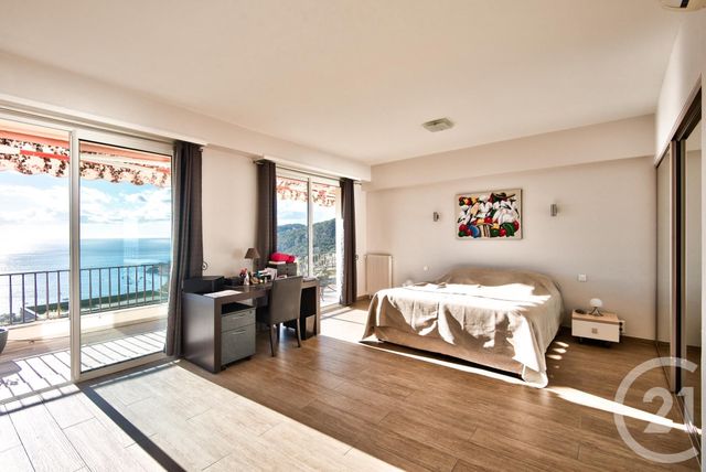 Afficher la photo en grand Appartement F8 à vendre - 5 pièces - 214.0 m2 - VILLEFRANCHE SUR MER - 06 - PROVENCE-ALPES-COTE-D-AZUR - Century 21 Lafage Transactions