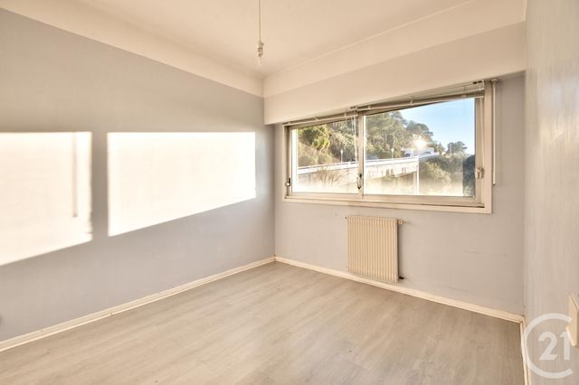 Afficher la photo en grand Appartement F3 à vendre - 3 pièces - 69.36 m2 - NICE - 06 - PROVENCE-ALPES-COTE-D-AZUR - Century 21 Lafage Transactions