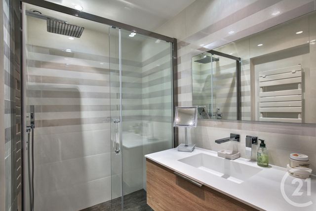 Appartement F2 à vendre - 3 pièces - 90.02 m2 - VILLEFRANCHE SUR MER - 06 - PROVENCE-ALPES-COTE-D-AZUR - Century 21 Lafage Transactions Appartement F2 à vendre - 3 pièces - 90.02 m2 - VILLEFRANCHE SUR MER - 06 - PROVENCE-ALPES-COTE-D-AZUR - Century 21 Lafage Transactions