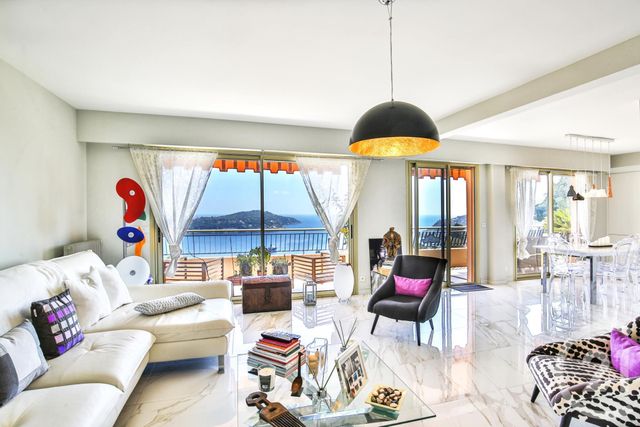 Appartement F2 à vendre - 3 pièces - 90.02 m2 - VILLEFRANCHE SUR MER - 06 - PROVENCE-ALPES-COTE-D-AZUR - Century 21 Lafage Transactions Appartement F2 à vendre - 3 pièces - 90.02 m2 - VILLEFRANCHE SUR MER - 06 - PROVENCE-ALPES-COTE-D-AZUR - Century 21 Lafage Transactions