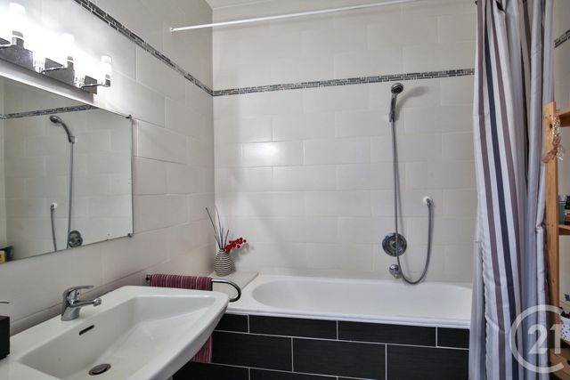 Appartement F3 à vendre - 3 pièces - 112.0 m2 - NICE - 06 - PROVENCE-ALPES-COTE-D-AZUR - Century 21 Lafage Transactions Appartement F3 à vendre - 3 pièces - 112.0 m2 - NICE - 06 - PROVENCE-ALPES-COTE-D-AZUR - Century 21 Lafage Transactions
