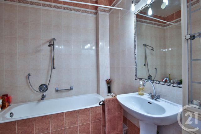 Appartement F3 à vendre - 3 pièces - 112.0 m2 - NICE - 06 - PROVENCE-ALPES-COTE-D-AZUR - Century 21 Lafage Transactions Appartement F3 à vendre - 3 pièces - 112.0 m2 - NICE - 06 - PROVENCE-ALPES-COTE-D-AZUR - Century 21 Lafage Transactions