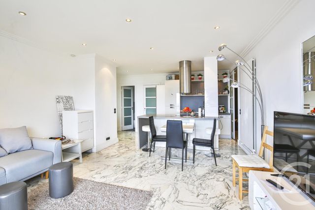 Afficher la photo en grand Appartement F3 à vendre - 3 pièces - 71.02 m2 - VILLEFRANCHE SUR MER - 06 - PROVENCE-ALPES-COTE-D-AZUR - Century 21 Lafage Transactions
