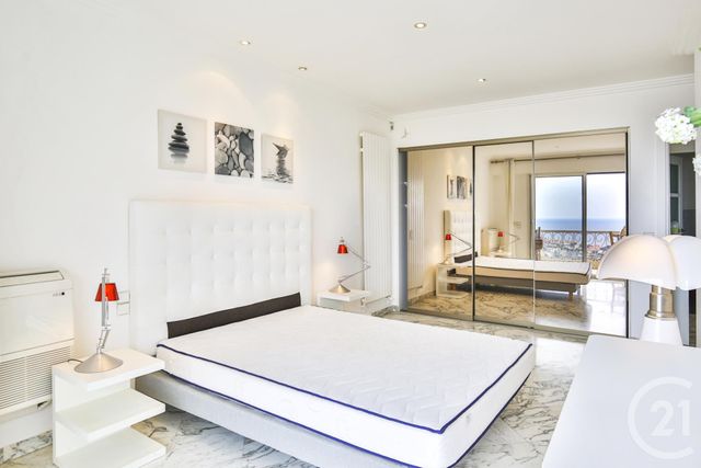 Afficher la photo en grand Appartement F3 à vendre - 3 pièces - 71.02 m2 - VILLEFRANCHE SUR MER - 06 - PROVENCE-ALPES-COTE-D-AZUR - Century 21 Lafage Transactions