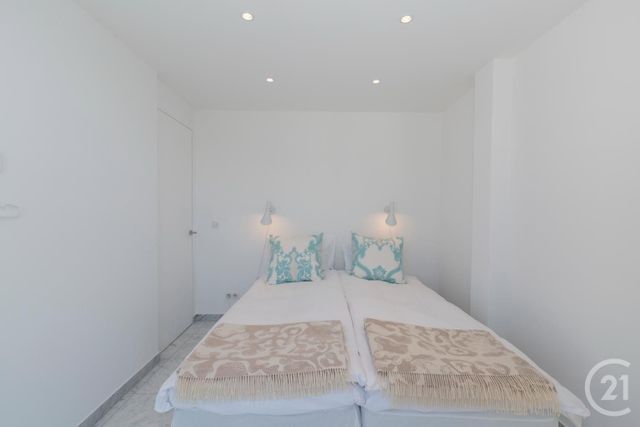 Afficher la photo en grand Appartement F3 à vendre - 3 pièces - 78.62 m2 - NICE - 06 - PROVENCE-ALPES-COTE-D-AZUR - Century 21 Lafage Transactions