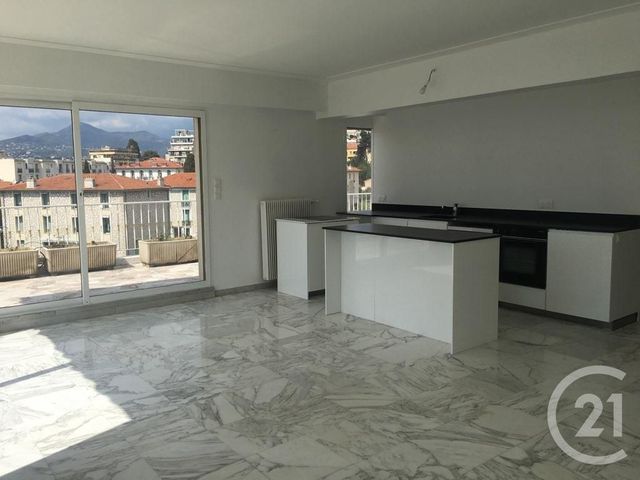 Afficher la photo en grand Appartement F4 à louer - 4 pièces - 92.0 m2 - NICE - 06 - PROVENCE-ALPES-COTE-D-AZUR - Century 21 Lafage Transactions