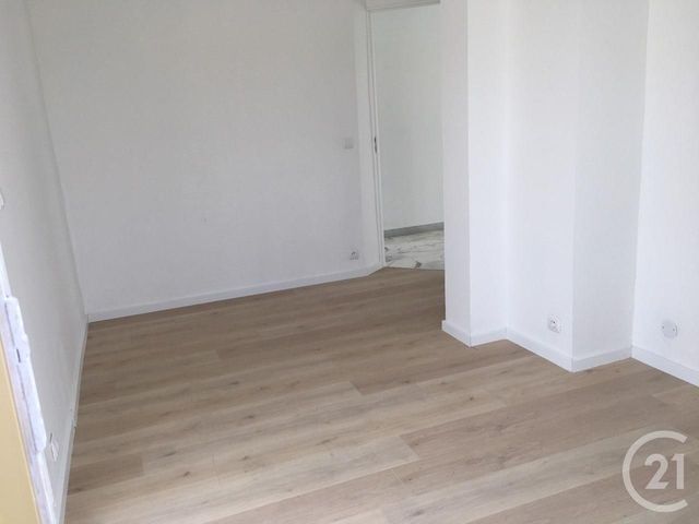 Afficher la photo en grand Appartement F4 à louer - 4 pièces - 92.0 m2 - NICE - 06 - PROVENCE-ALPES-COTE-D-AZUR - Century 21 Lafage Transactions