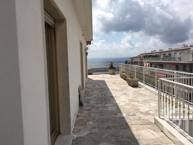 Afficher la photo en grand Appartement F4 à louer - 4 pièces - 92.0 m2 - NICE - 06 - PROVENCE-ALPES-COTE-D-AZUR - Century 21 Lafage Transactions