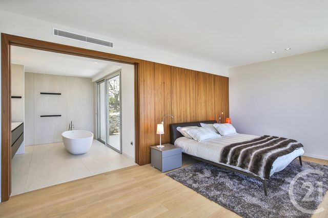 maison à vendre - 6 pièces - 460.0 m2 - VILLEFRANCHE SUR MER - 06 - PROVENCE-ALPES-COTE-D-AZUR - Century 21 Lafage Transactions maison à vendre - 6 pièces - 460.0 m2 - VILLEFRANCHE SUR MER - 06 - PROVENCE-ALPES-COTE-D-AZUR - Century 21 Lafage Transactions