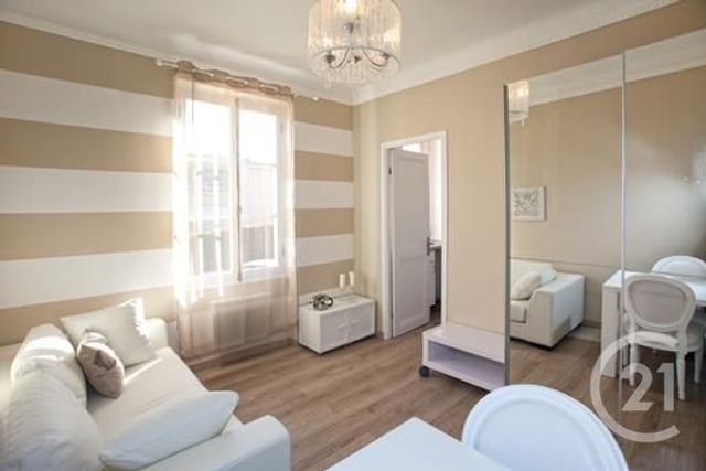 Afficher la photo en grand Appartement F1 à louer - 1 pièce - 15.7 m2 - VILLEFRANCHE SUR MER - 06 - PROVENCE-ALPES-COTE-D-AZUR - Century 21 Lafage Transactions