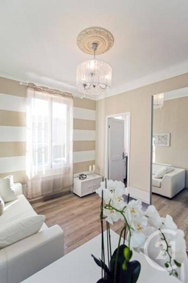 Afficher la photo en grand Appartement F1 à louer - 1 pièce - 15.7 m2 - VILLEFRANCHE SUR MER - 06 - PROVENCE-ALPES-COTE-D-AZUR - Century 21 Lafage Transactions
