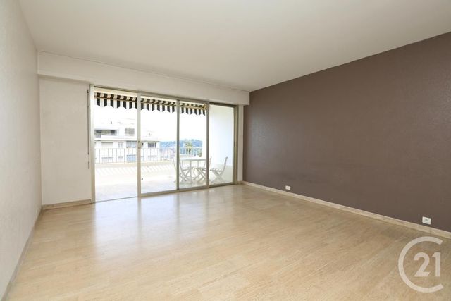 Studio à vendre - 1 pièce - 30.85 m2 - NICE - 06 - PROVENCE-ALPES-COTE-D-AZUR - Century 21 Lafage Transactions Studio à vendre - 1 pièce - 30.85 m2 - NICE - 06 - PROVENCE-ALPES-COTE-D-AZUR - Century 21 Lafage Transactions