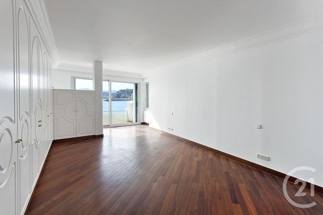Appartement F5 à vendre - 4 pièces - 196.0 m2 - NICE - 06 - PROVENCE-ALPES-COTE-D-AZUR - Century 21 Lafage Transactions Appartement F5 à vendre - 4 pièces - 196.0 m2 - NICE - 06 - PROVENCE-ALPES-COTE-D-AZUR - Century 21 Lafage Transactions