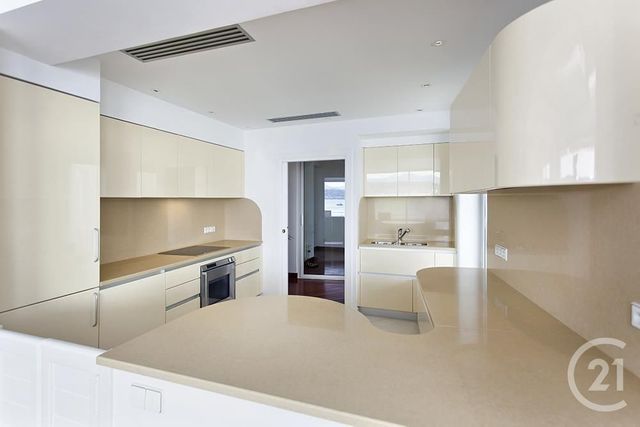 Appartement F5 à vendre - 4 pièces - 196.0 m2 - NICE - 06 - PROVENCE-ALPES-COTE-D-AZUR - Century 21 Lafage Transactions Appartement F5 à vendre - 4 pièces - 196.0 m2 - NICE - 06 - PROVENCE-ALPES-COTE-D-AZUR - Century 21 Lafage Transactions