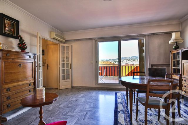 Appartement F2 à louer - 2 pièces - 51.01 m2 - NICE - 06 - PROVENCE-ALPES-COTE-D-AZUR - Century 21 Lafage Transactions Appartement F2 à louer - 2 pièces - 51.01 m2 - NICE - 06 - PROVENCE-ALPES-COTE-D-AZUR - Century 21 Lafage Transactions
