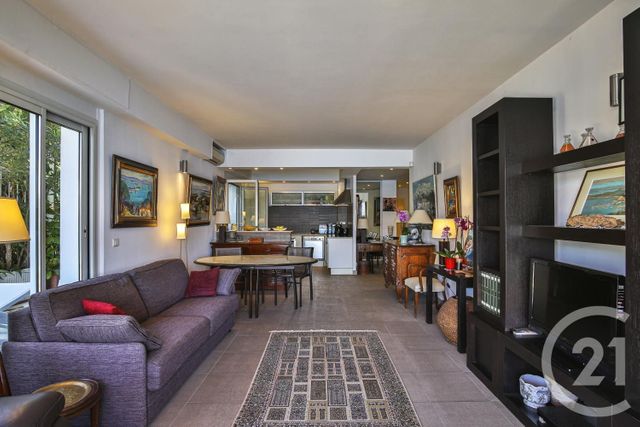Appartement F2 à vendre - 2 pièces - 90.0 m2 - NICE - 06 - PROVENCE-ALPES-COTE-D-AZUR - Century 21 Lafage Transactions Appartement F2 à vendre - 2 pièces - 90.0 m2 - NICE - 06 - PROVENCE-ALPES-COTE-D-AZUR - Century 21 Lafage Transactions