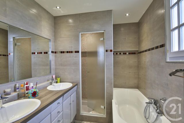 maison à vendre - 6 pièces - 214.13 m2 - NICE - 06 - PROVENCE-ALPES-COTE-D-AZUR - Century 21 Lafage Transactions maison à vendre - 6 pièces - 214.13 m2 - NICE - 06 - PROVENCE-ALPES-COTE-D-AZUR - Century 21 Lafage Transactions