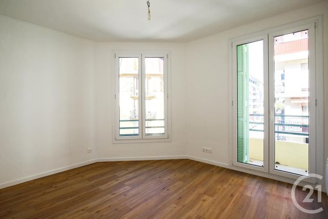 Afficher la photo en grand Appartement F2 à louer - 2 pièces - 38.68 m2 - NICE - 06 - PROVENCE-ALPES-COTE-D-AZUR - Century 21 Lafage Transactions