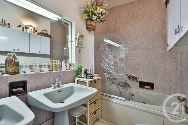 Afficher la photo en grand Appartement F4 à vendre - 4 pièces - 144.71 m2 - NICE - 06 - PROVENCE-ALPES-COTE-D-AZUR - Century 21 Lafage Transactions