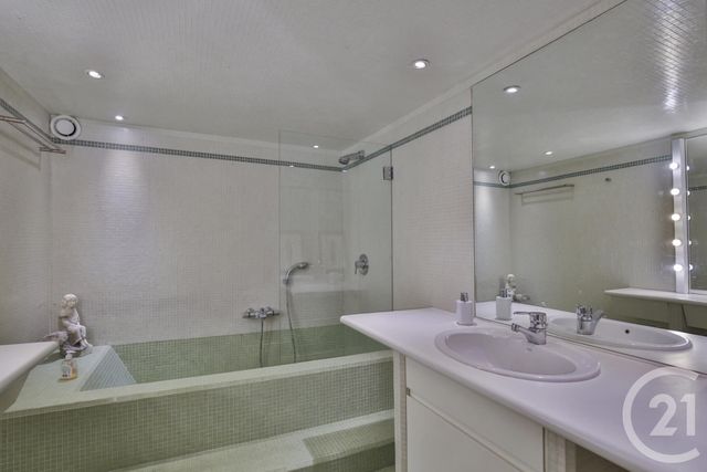Afficher la photo en grand Appartement F5 à vendre - 4 pièces - 214.4 m2 - NICE - 06 - PROVENCE-ALPES-COTE-D-AZUR - Century 21 Lafage Transactions