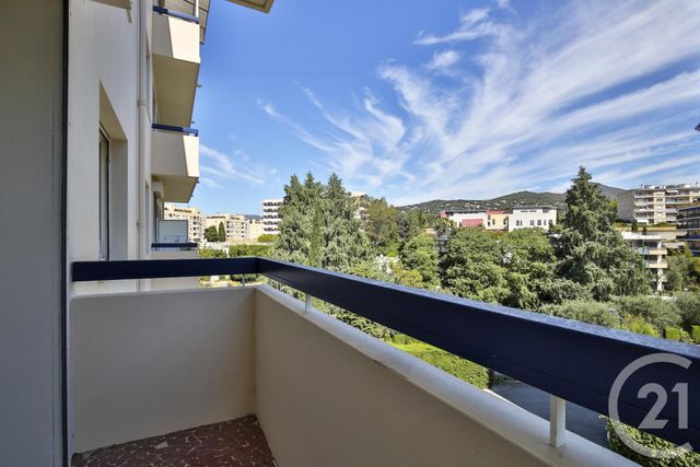 Afficher la photo en grand Appartement F3 à vendre - 3 pièces - 75.1 m2 - NICE - 06 - PROVENCE-ALPES-COTE-D-AZUR - Century 21 Lafage Transactions