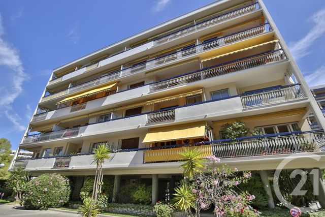 Afficher la photo en grand Appartement F3 à vendre - 3 pièces - 75.1 m2 - NICE - 06 - PROVENCE-ALPES-COTE-D-AZUR - Century 21 Lafage Transactions