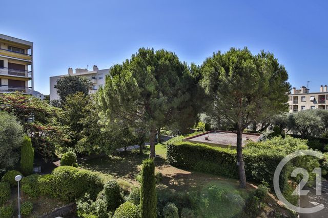 Afficher la photo en grand Appartement F3 à vendre - 3 pièces - 75.1 m2 - NICE - 06 - PROVENCE-ALPES-COTE-D-AZUR - Century 21 Lafage Transactions