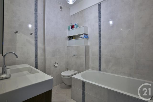 Afficher la photo en grand Appartement F3 à vendre - 3 pièces - 89.39 m2 - NICE - 06 - PROVENCE-ALPES-COTE-D-AZUR - Century 21 Lafage Transactions