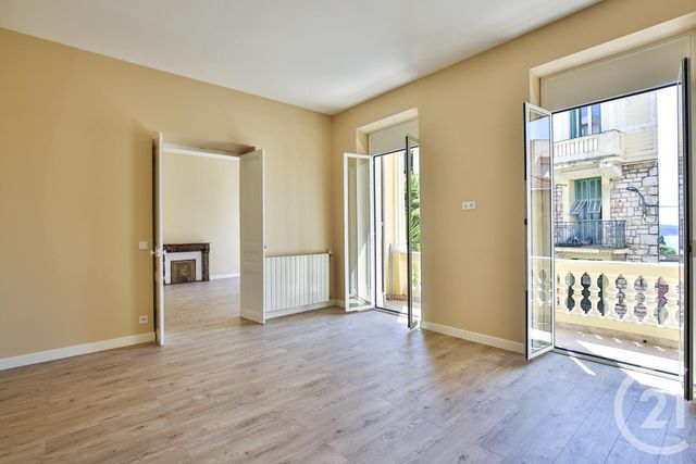 Afficher la photo en grand Appartement F2 à vendre - 2 pièces - 58.0 m2 - VILLEFRANCHE SUR MER - 06 - PROVENCE-ALPES-COTE-D-AZUR - Century 21 Lafage Transactions