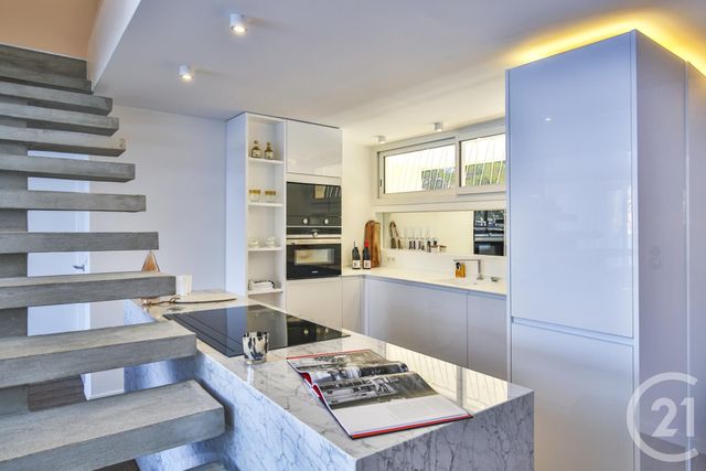 Afficher la photo en grand Appartement F3 à vendre - 3 pièces - 78.79 m2 - ST JEAN CAP FERRAT - 06 - PROVENCE-ALPES-COTE-D-AZUR - Century 21 Lafage Transactions