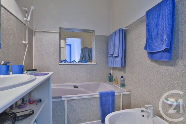Afficher la photo en grand Appartement F2 à vendre - 2 pièces - 53.7 m2 - VILLEFRANCHE SUR MER - 06 - PROVENCE-ALPES-COTE-D-AZUR - Century 21 Lafage Transactions