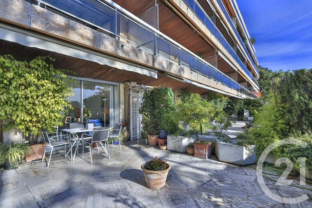 Afficher la photo en grand Appartement F2 à vendre - 2 pièces - 53.7 m2 - VILLEFRANCHE SUR MER - 06 - PROVENCE-ALPES-COTE-D-AZUR - Century 21 Lafage Transactions