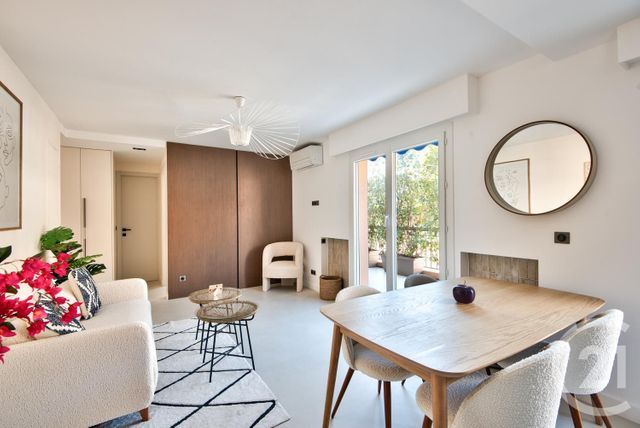 Afficher la photo en grand Appartement F2 à vendre - 2 pièces - 39.0 m2 - VILLEFRANCHE SUR MER - 06 - PROVENCE-ALPES-COTE-D-AZUR - Century 21 Lafage Transactions