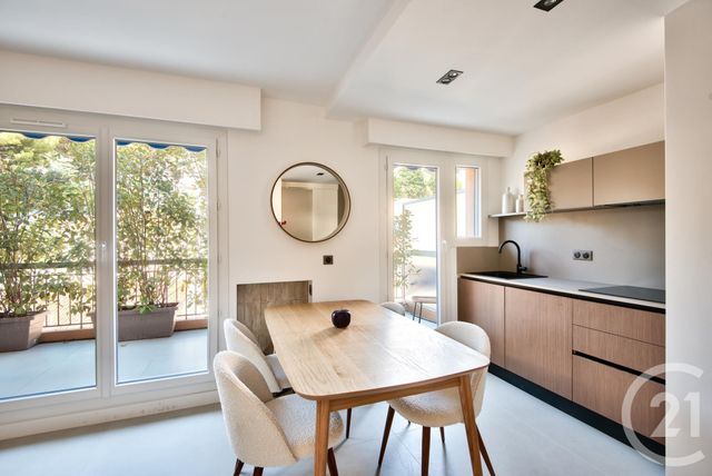 Afficher la photo en grand Appartement F2 à vendre - 2 pièces - 39.0 m2 - VILLEFRANCHE SUR MER - 06 - PROVENCE-ALPES-COTE-D-AZUR - Century 21 Lafage Transactions