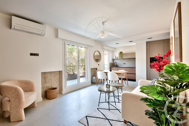 Afficher la photo en grand Appartement F2 à vendre - 2 pièces - 39.0 m2 - VILLEFRANCHE SUR MER - 06 - PROVENCE-ALPES-COTE-D-AZUR - Century 21 Lafage Transactions